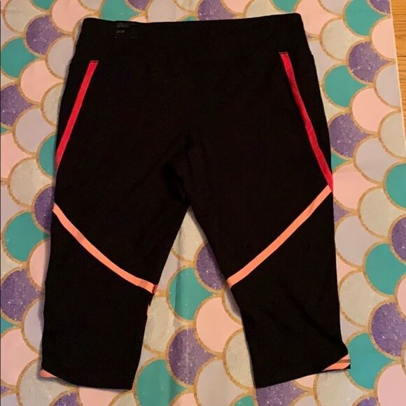 Lane Bryant Capri Leggings - Picture 2 of 2